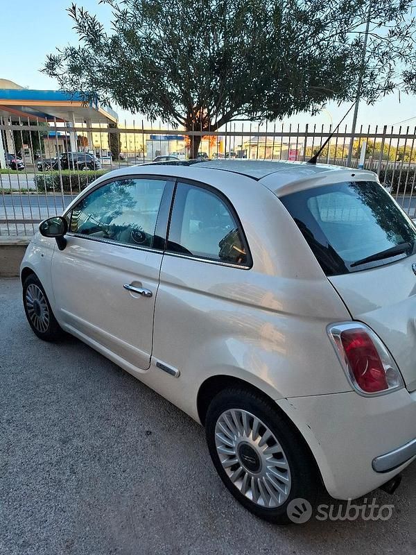 Usata Fiat 500 Lounge 2011 Bianco Utilitaria