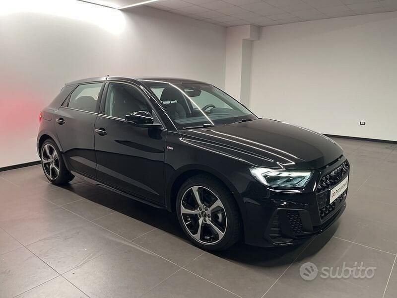 Nuova Audi A1 Sportback S-Line 2025 Nero Utilitaria