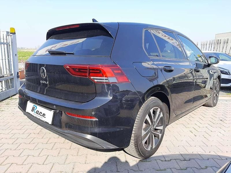 Gebraucht VW Golf VIII United 131 PS (96 kW) 2022 Grau Limousine