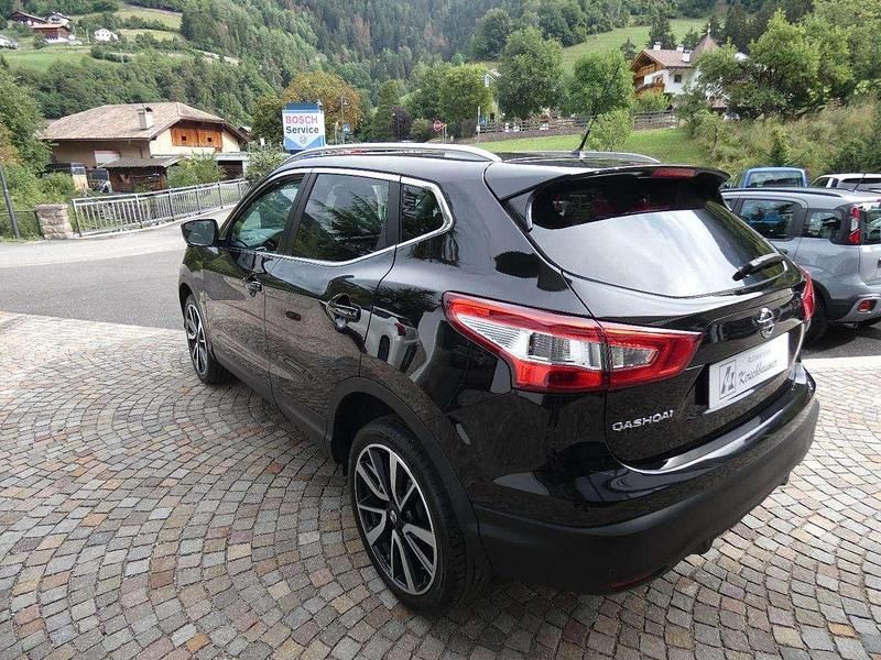 Usata Nissan Qashqai Tekna 131 CV (96 kW) 2015 Nero SUV