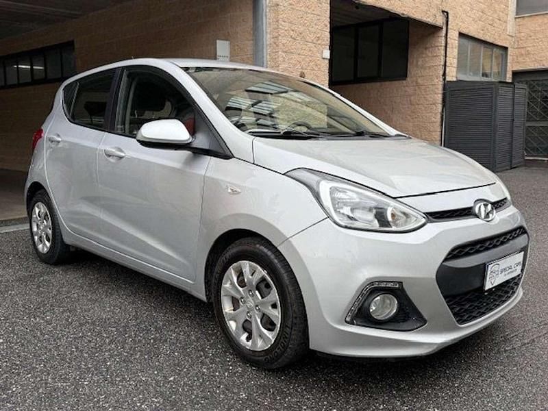 Usata Hyundai i10 Edition 67 CV (49 kW) 2016 Argento Utilitaria