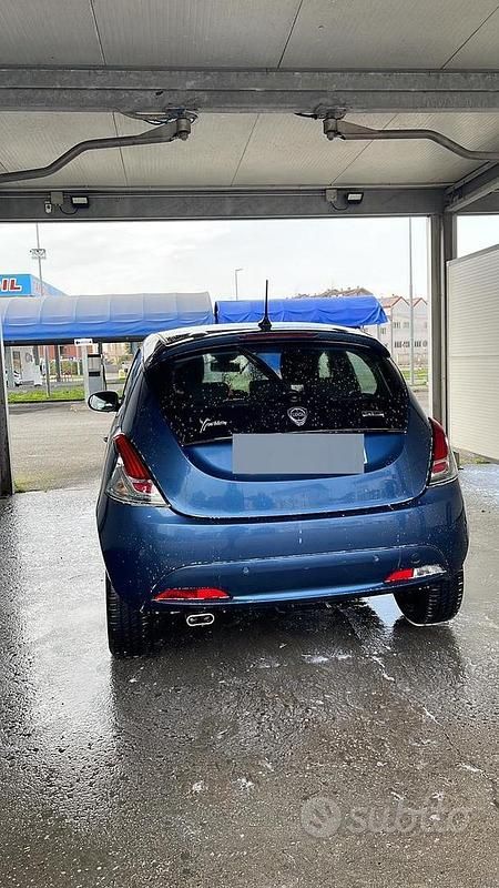 Gebraucht Lancia Ypsilon 71 PS (52 kW) 2022 Blau Kleinwagen