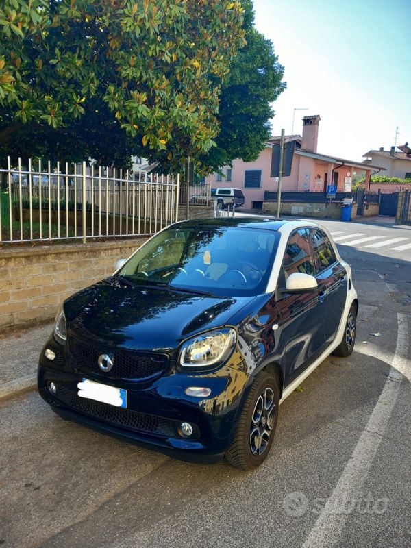 Nero Usata 2017 Smart ForFour Passion Utilitaria | 12.500 € (Buon prezzo) - Immagine 1/4