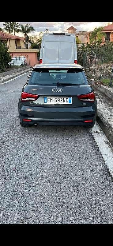 Usata Audi A1 Ambiente 90 CV (66 kW) 2015 Grigio Utilitaria
