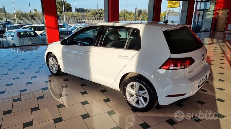 Usata VW Golf VII Trendline 90 CV (66 kW) 2017 Bianco Berlina