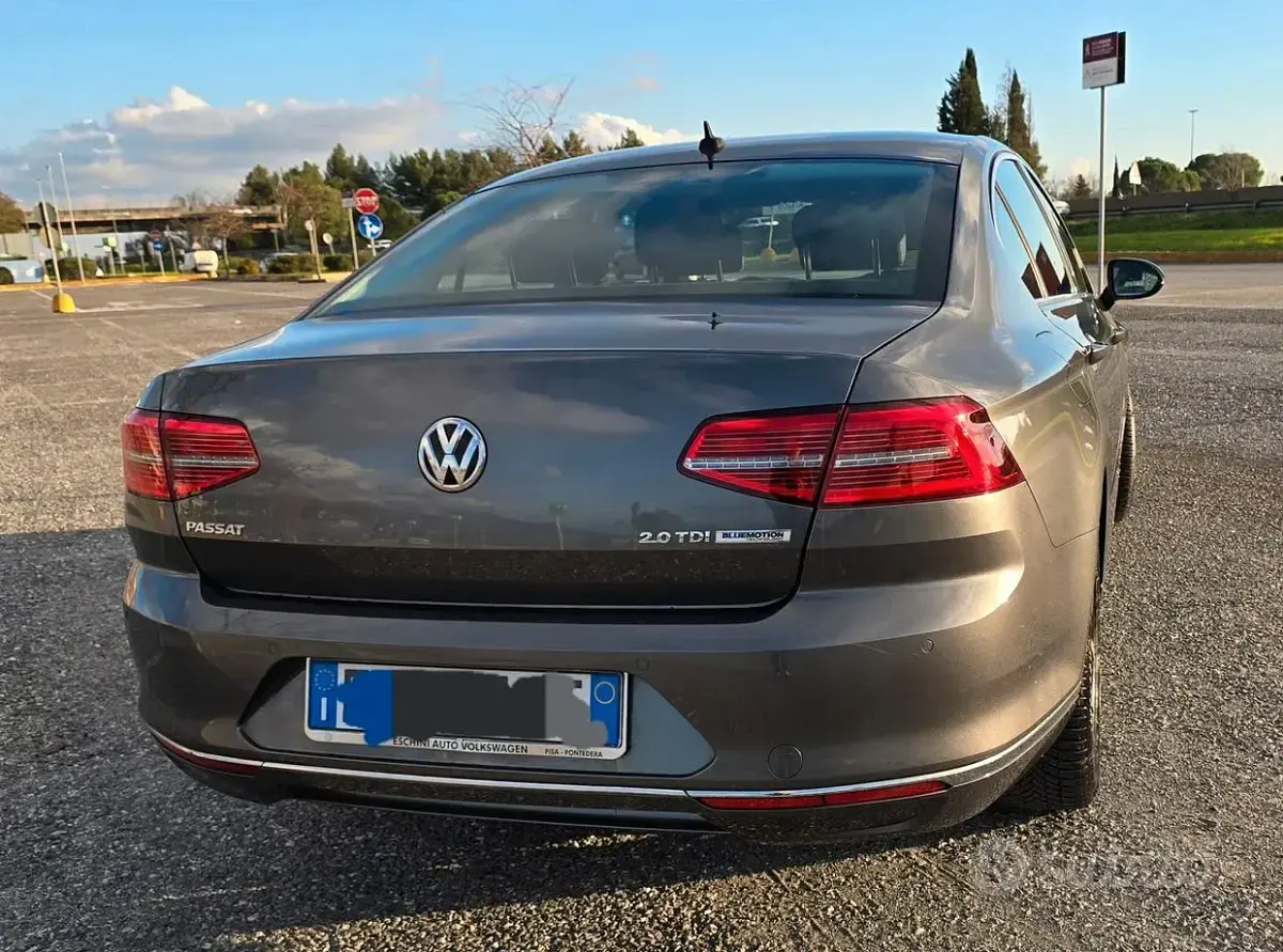 Usata VW Passat 150 CV (110 kW) 2017 Grigio Berlina