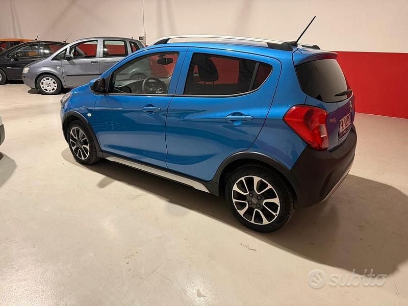 Usata Opel Karl Rocks 75 CV (55 kW) 2017 Blu Utilitaria