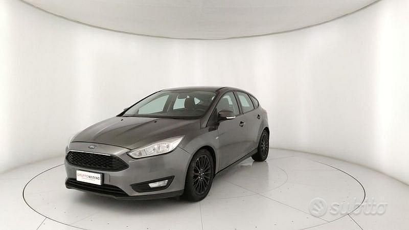 Usata Ford Focus Business Edition 120 CV (88 kW) 2017 Grigio Utilitaria