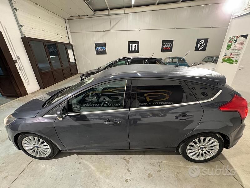 Usata Ford Focus Titanium 115 CV (84 kW) 2012 Blu Berlina