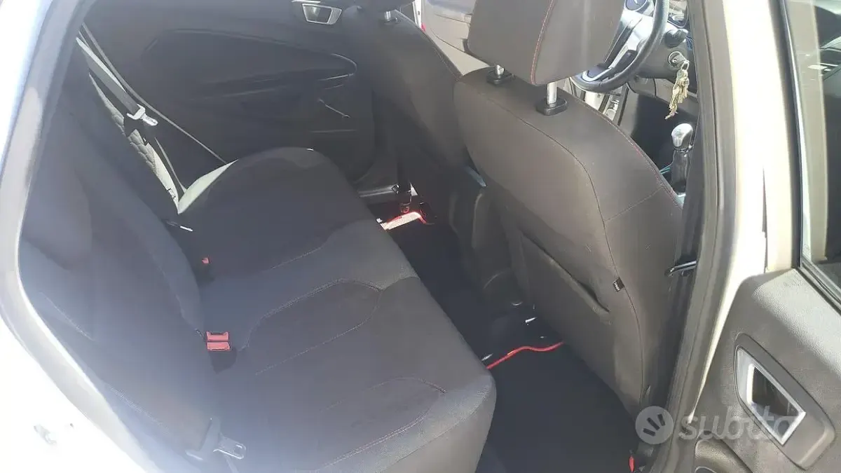 Usata Ford Fiesta 75 CV (55 kW) 2017 Bianco Utilitaria