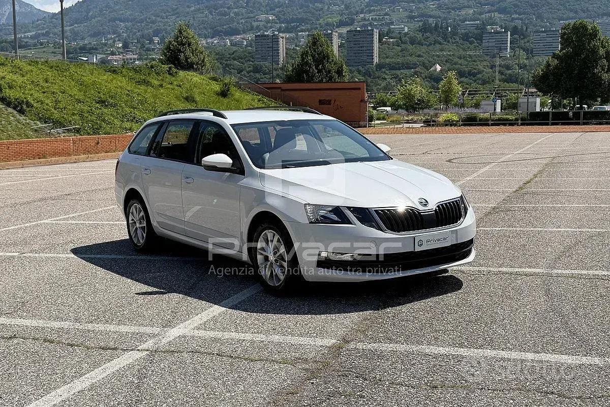 Usata Skoda Octavia Executive 116 CV (85 kW) 2018 Bianco Station wagon