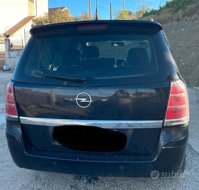 Usata Opel Zafira 2005 Nero Monovolume