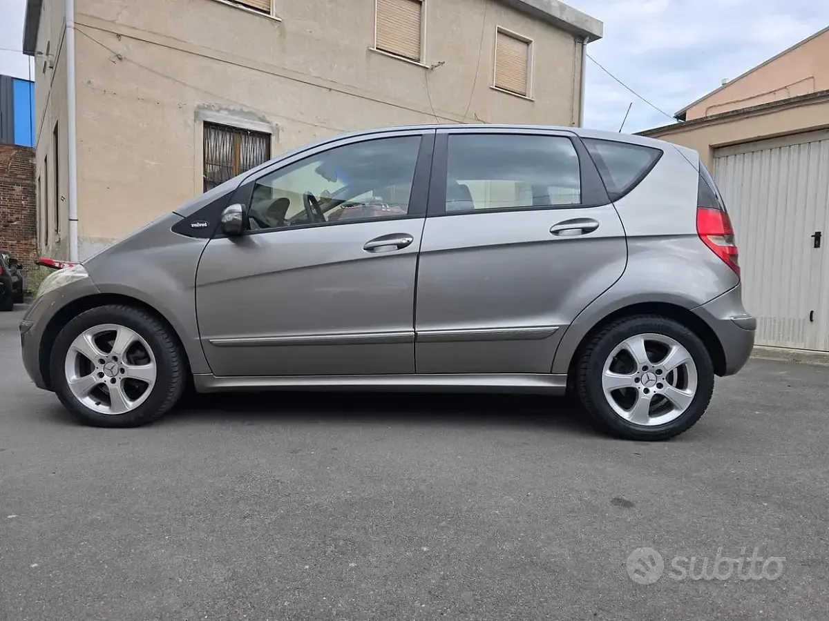 Occasion Mercedes A180 Classic 109 ch (80 kW) 2006 Gris Berline