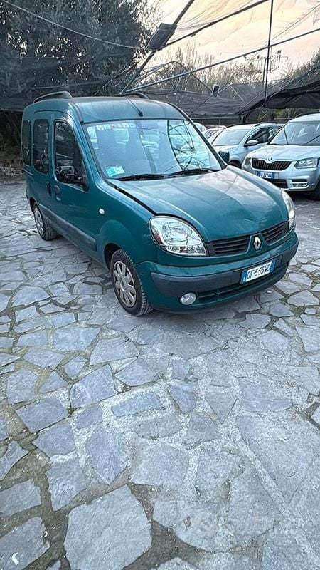 Usata Renault Kangoo Luxe 95 CV (69 kW) 2007 Verde Monovolume