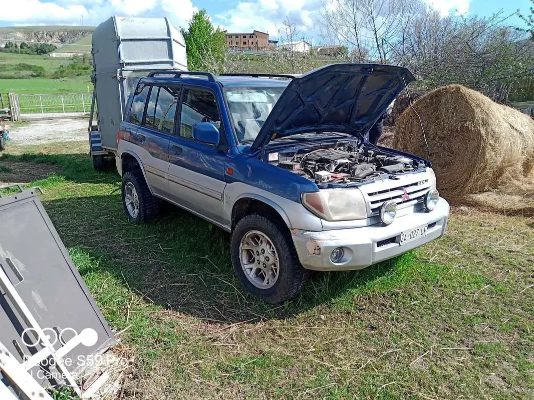 Usata Mitsubishi Pajero 129 CV (94 kW) 2001 Blu SUV