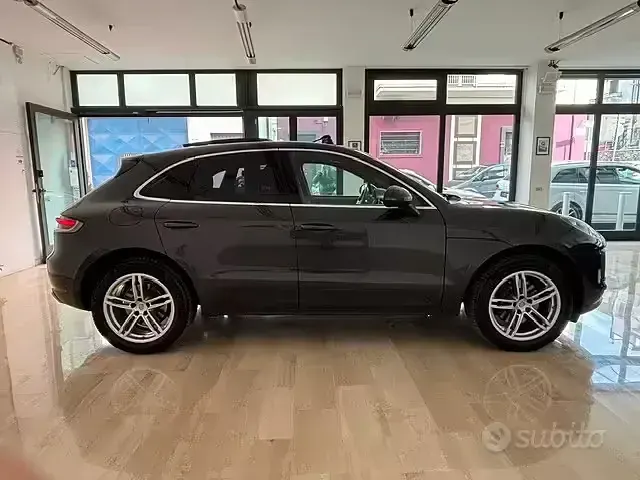 Usata Porsche Macan 246 CV (180 kW) 2021 Grigio SUV