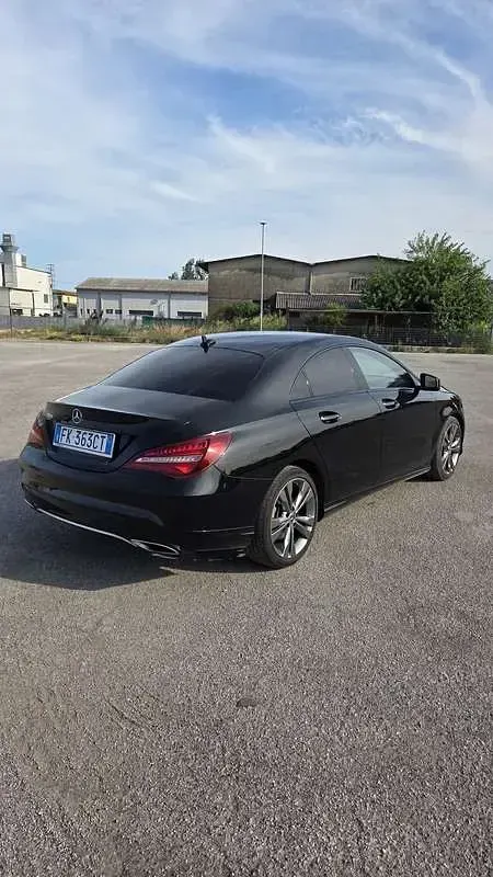 Usata Mercedes CLA200 Business 136 CV (100 kW) 2017 Nero Coupé