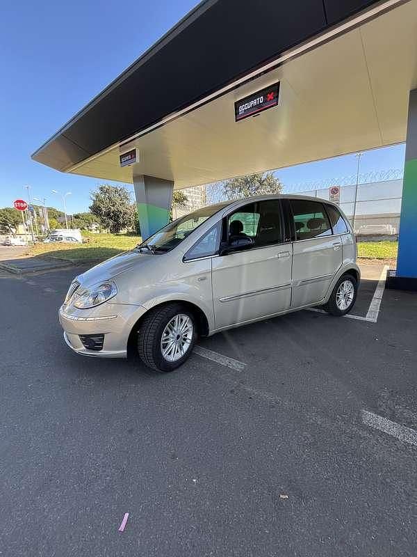 Usata Lancia Musa S 95 CV (69 kW) 2012 Beige Monovolume