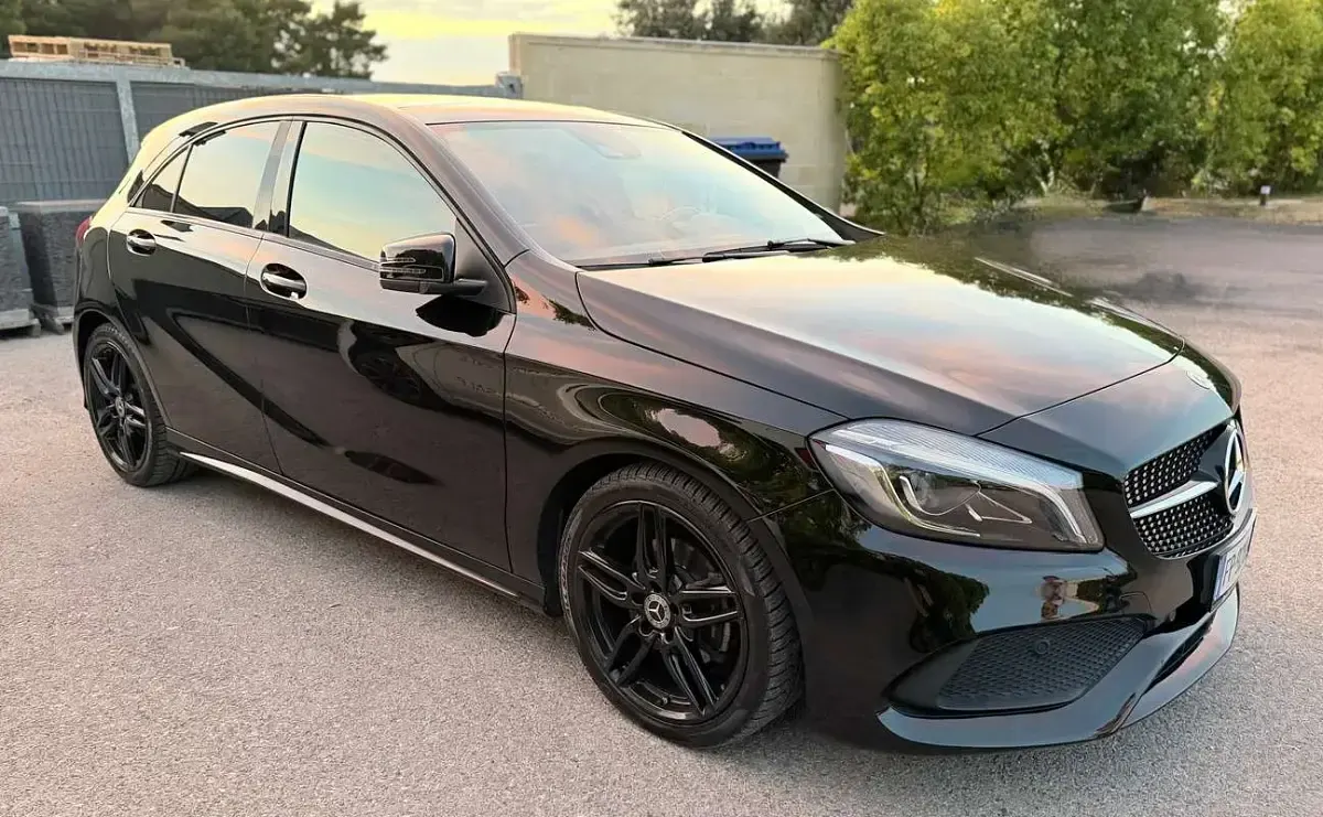 Usata Mercedes A180 Premium 109 CV (80 kW) 2018 Nero Berlina
