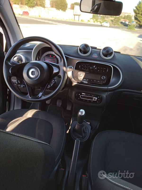 Usata 2015 Smart ForTwo Coupé Due volumi | 9500 € (Buon prezzo) - Immagine 1/4