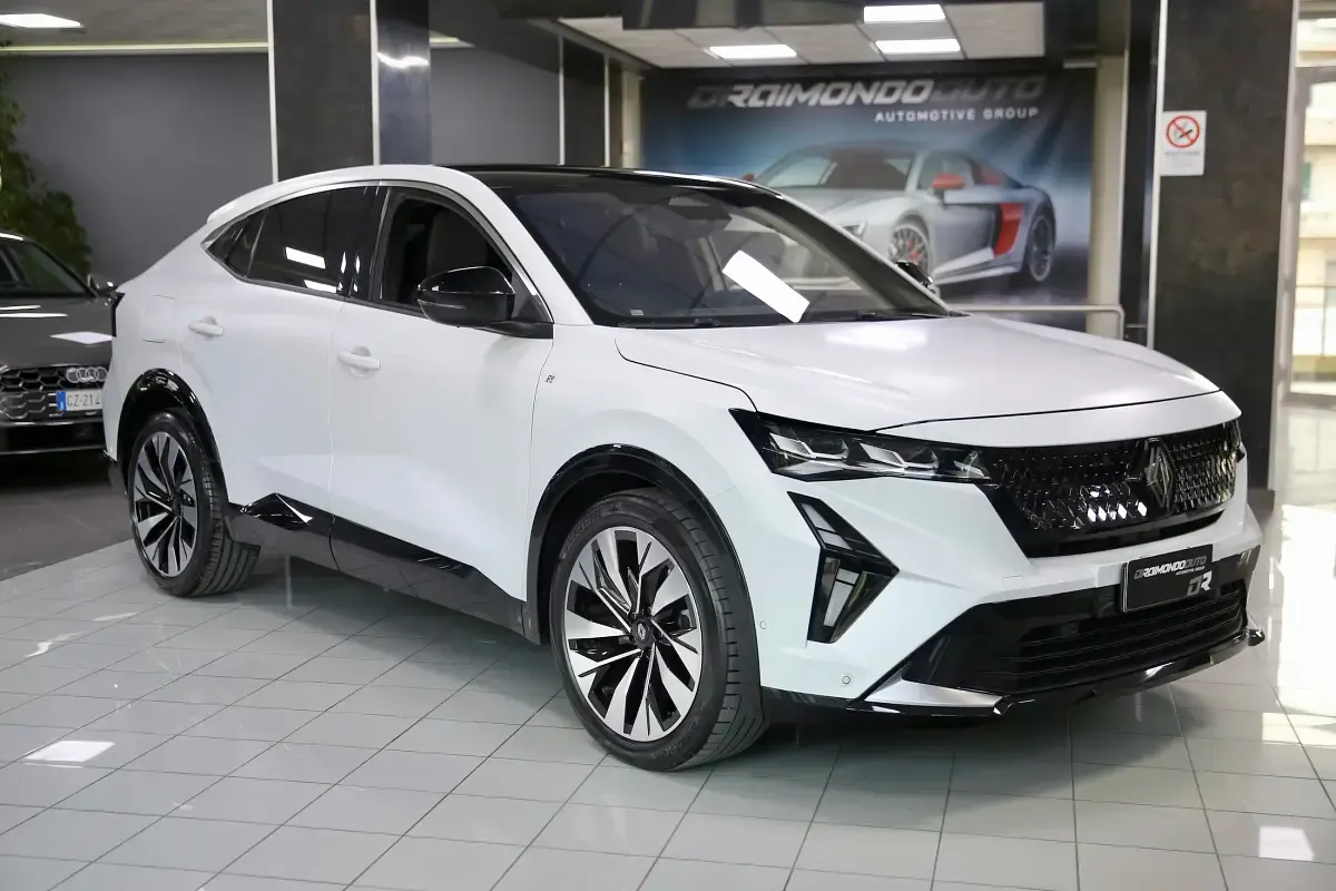 Usata Renault Rafale Techno 131 CV (96 kW) 2025 Bianco nacré SUV