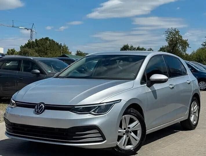 Usata VW Golf VIII Life 150 CV (110 kW) 2022 Argento Berlina