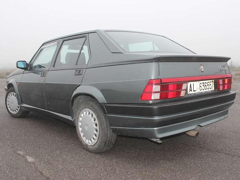 Käytetty Alfa Romeo 75 148 HP (108 kW) 1989 Vihreä Sedan