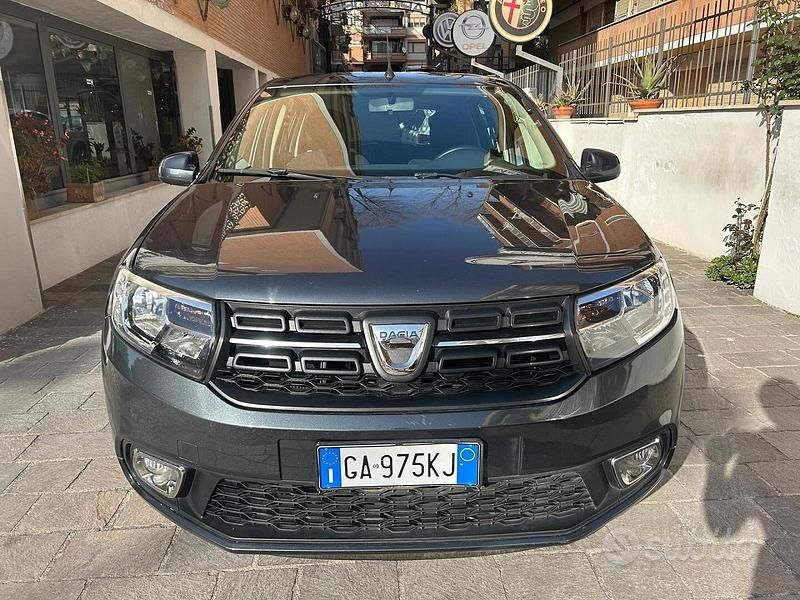 Usata Dacia Sandero Comfort 75 CV (55 kW) 2020 Grigio Utilitaria