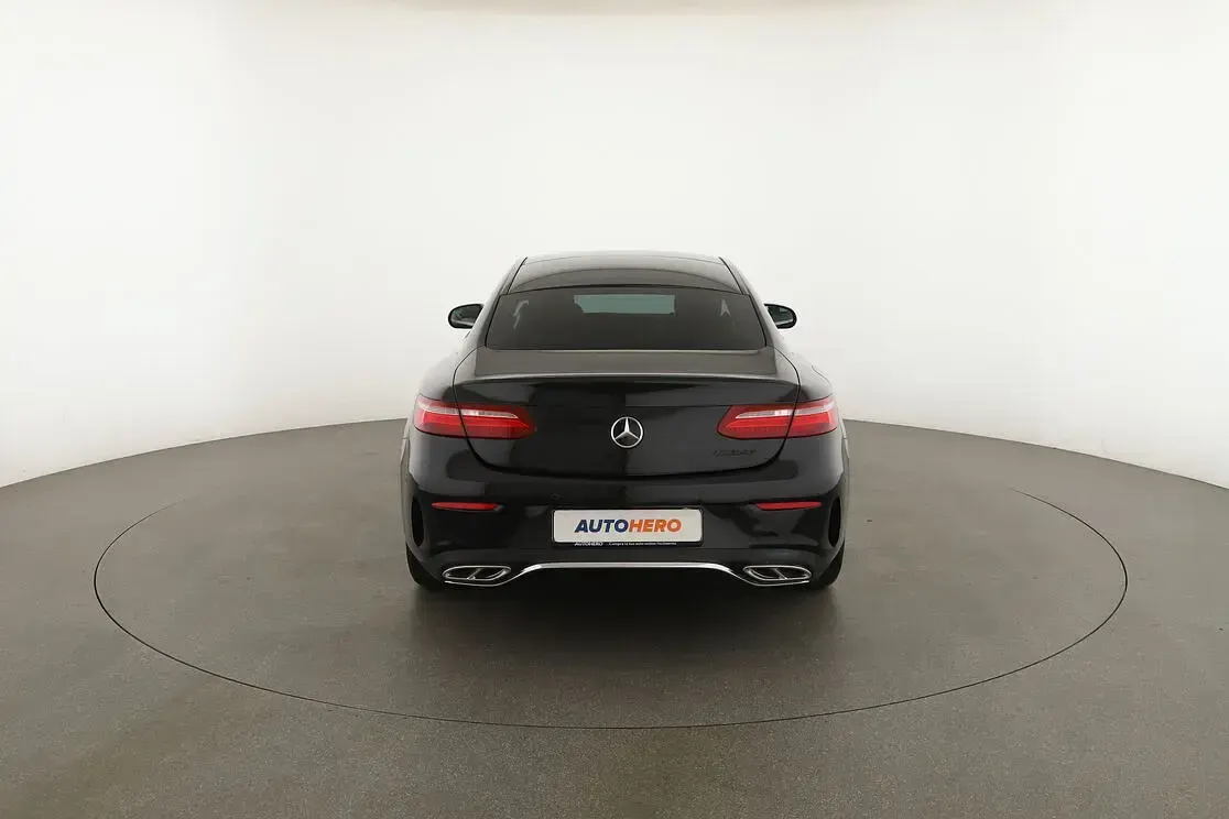 Usata Mercedes E220 AMG line 195 CV (143 kW) 2018 Nero Coupé