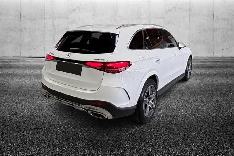 Usata Mercedes GLC300e AMG Line Premium 269 CV (197 kW) 2024 Bianco pastello SUV