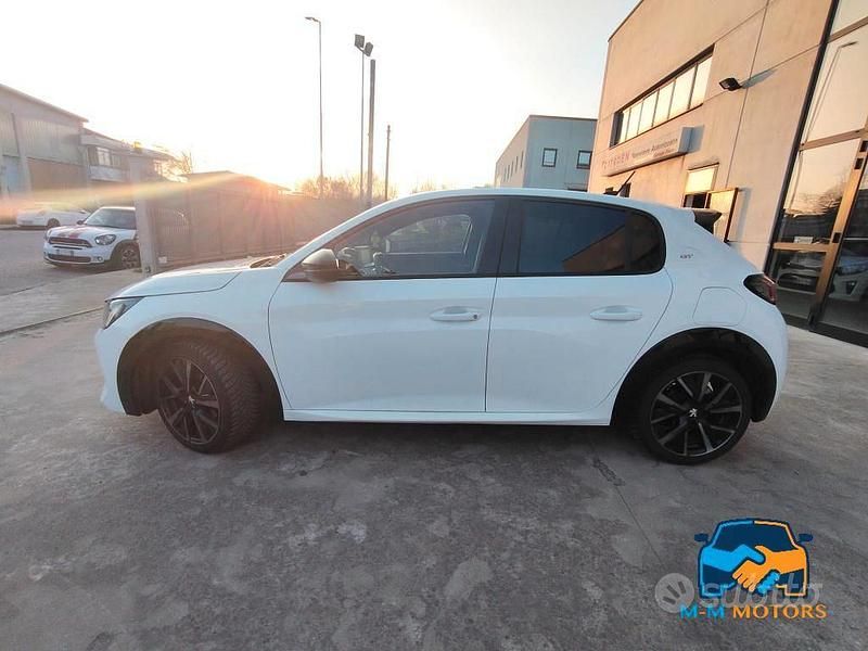 Gebraucht Peugeot 208 GT 131 PS (96 kW) 2023 Weiß Kleinwagen