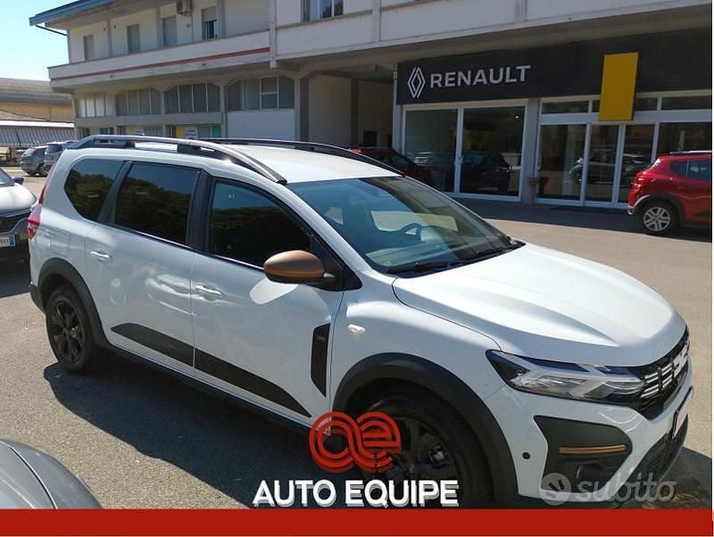 Usata Dacia Jogger Extreme 101 CV (74 kW) 2025 Bianco Monovolume