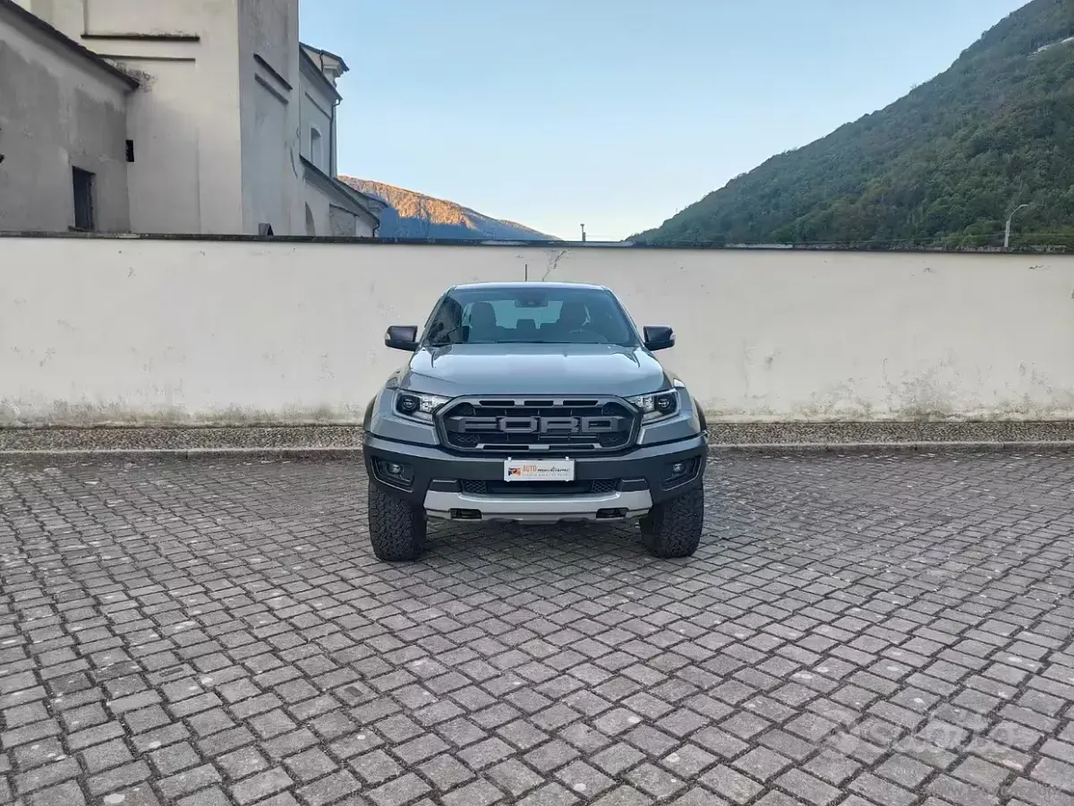 Usata Ford Ranger Raptor 213 CV (156 kW) 2023 Grigio Pick-up