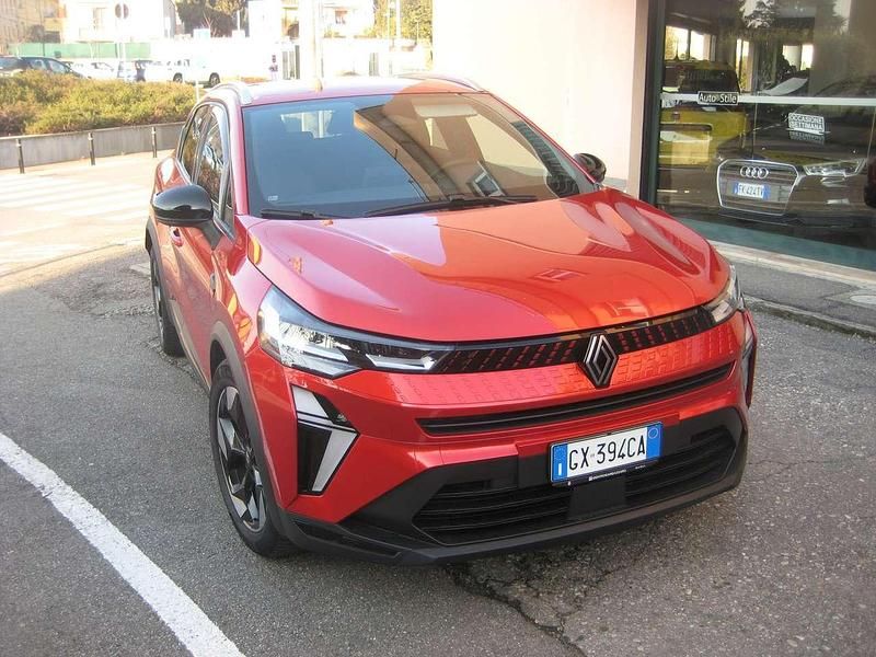 Usata Renault Captur Techno 101 CV (74 kW) 2024 Rosso SUV