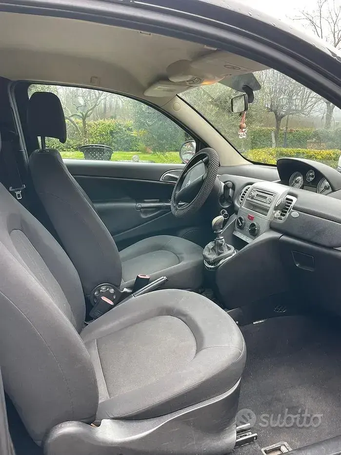 Usata Lancia Ypsilon 69 CV (50 kW) 2011 Nero Utilitaria