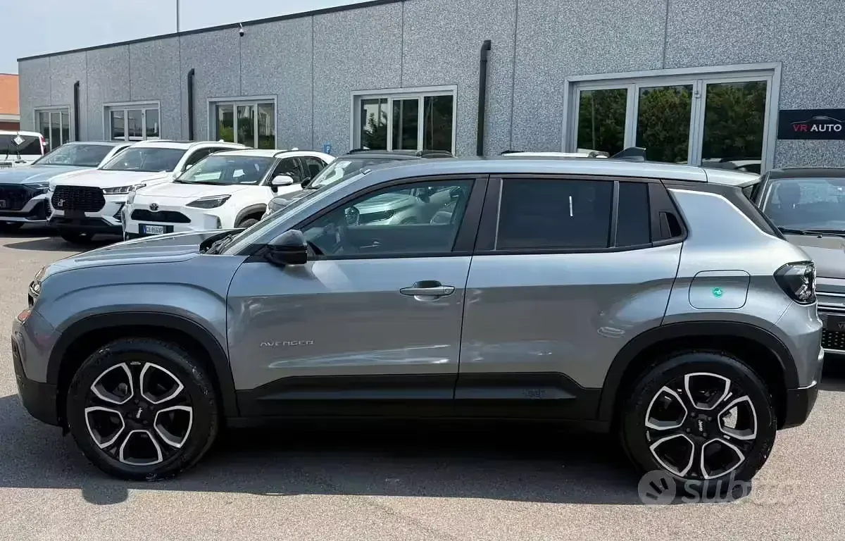 Usata Jeep Avenger Summit 101 CV (74 kW) 2025 Grigio SUV