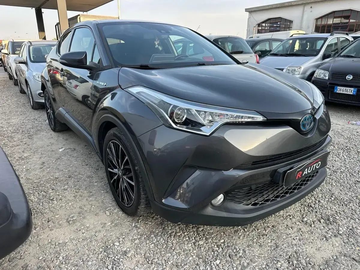 Usata Toyota C-HR Edition 152 CV (111 kW) 2019 Grigio SUV