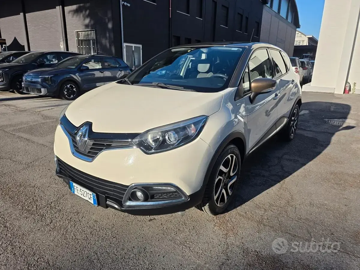 Usata Renault Captur 90 CV (66 kW) 2016 Beige SUV