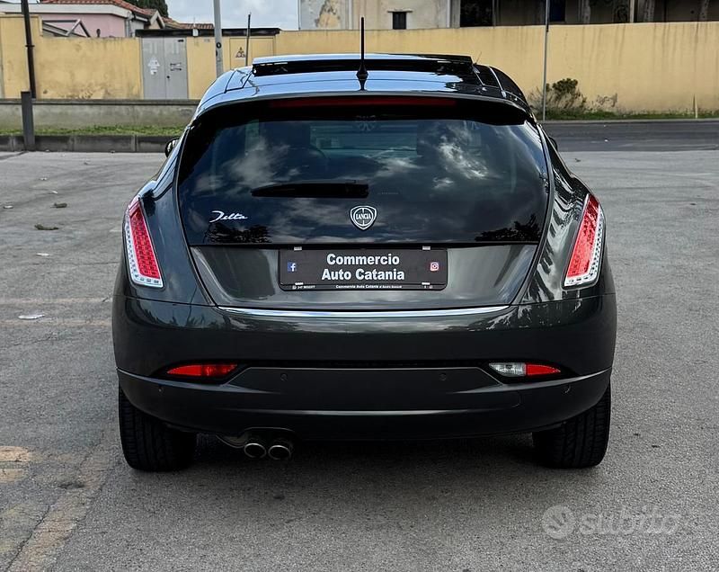 Usata Lancia Delta Gold 120 CV (88 kW) 2014 Grigio Utilitaria