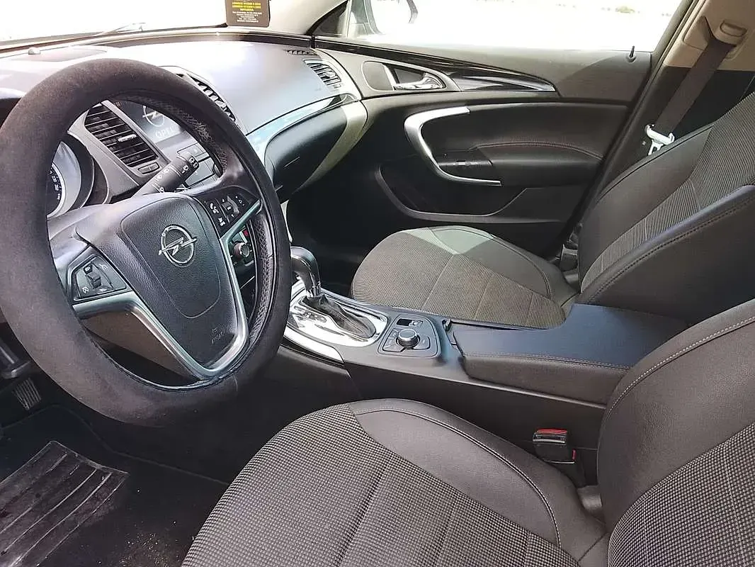 Usata Opel Insignia Cosmo 160 CV (117 kW) 2013 Nero Station wagon
