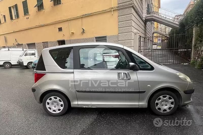 Usata Peugeot 1007 68 CV (50 kW) 2006 Grigio Monovolume