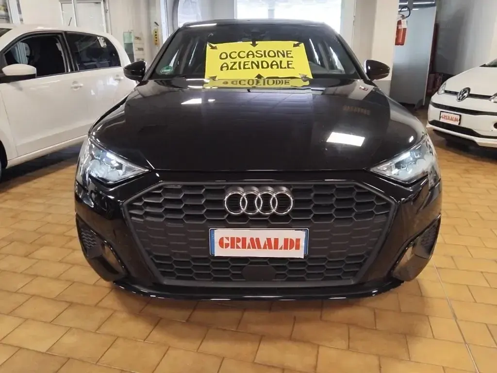 Usata Audi A3 e-tron Business 150 CV (110 kW) 2023 Nero mito / metallizzato Utilitaria