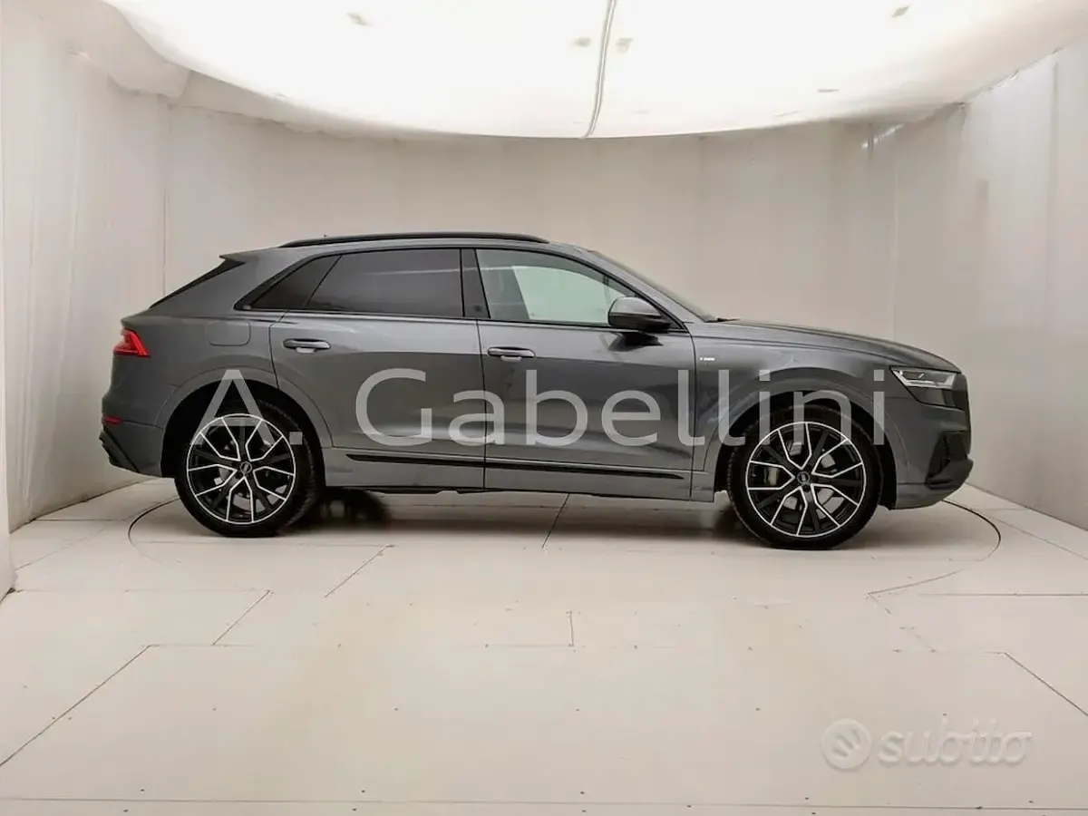 Usata Audi Q8 231 CV (169 kW) 2020 Grigio SUV