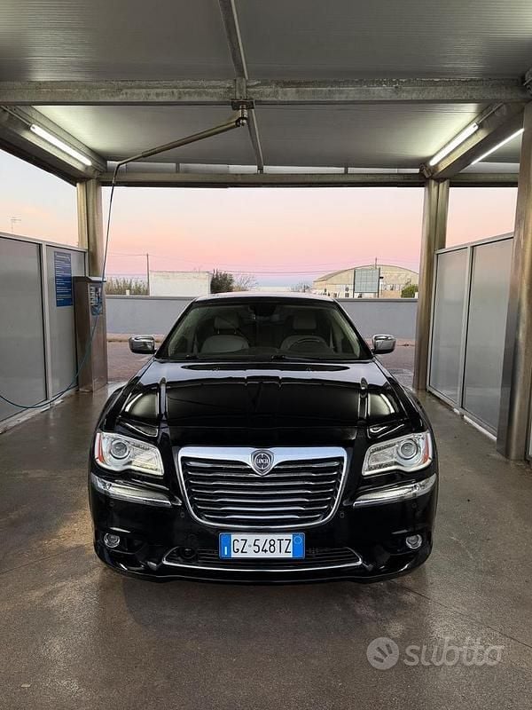 Usata Lancia Thema 239 CV (175 kW) 2012 Nero Berlina