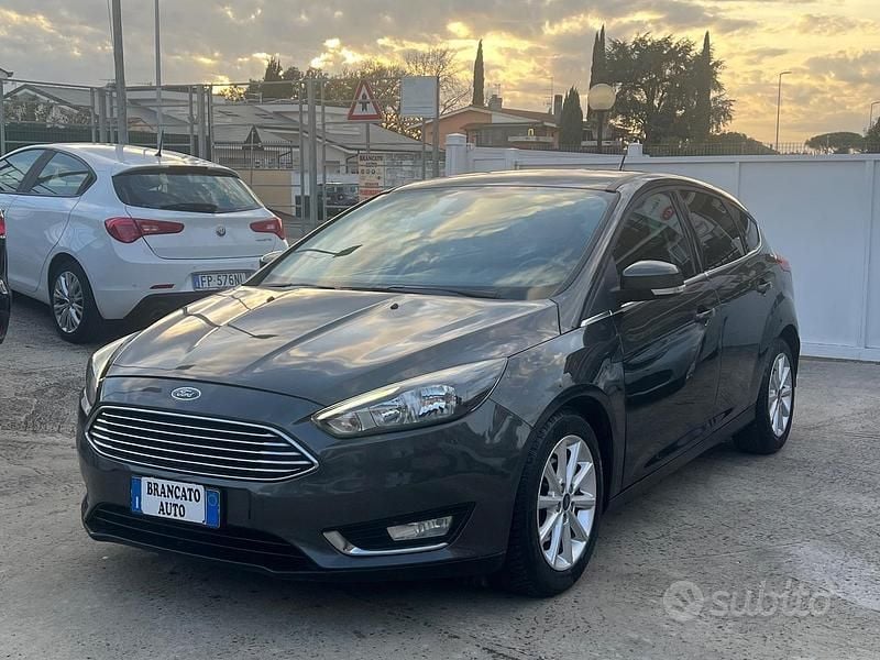 Usata Ford Focus Titanium 125 CV (91 kW) 2016 Grigio Berlina