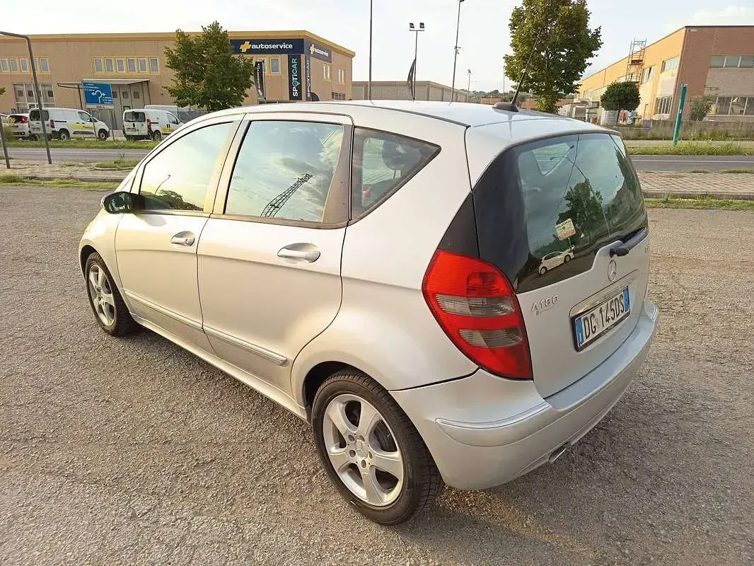 Usata Mercedes A180 Avantgarde 109 CV (80 kW) 2007 Argento Monovolume