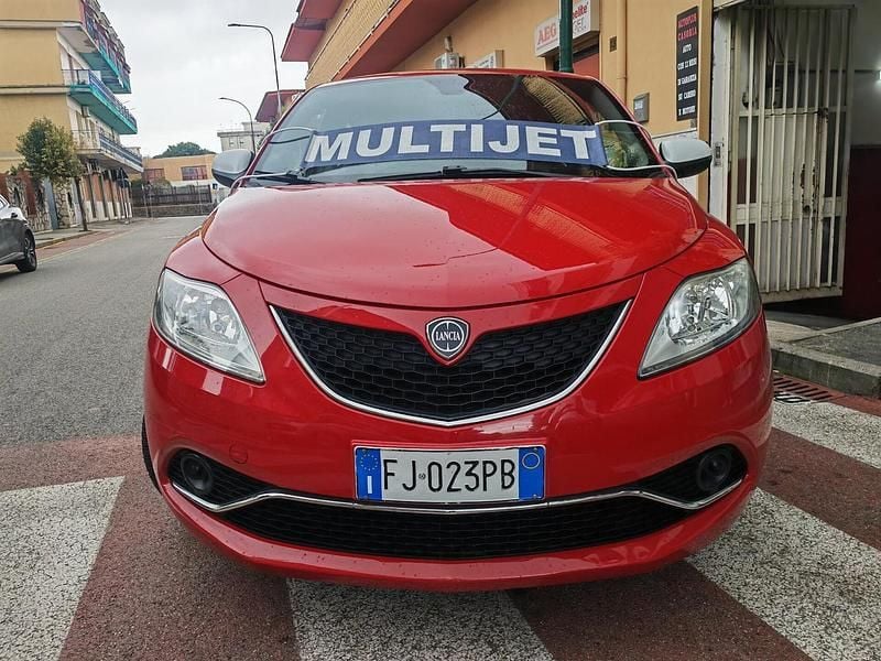 Usata Lancia Ypsilon 95 CV (69 kW) 2017 Rosso Utilitaria