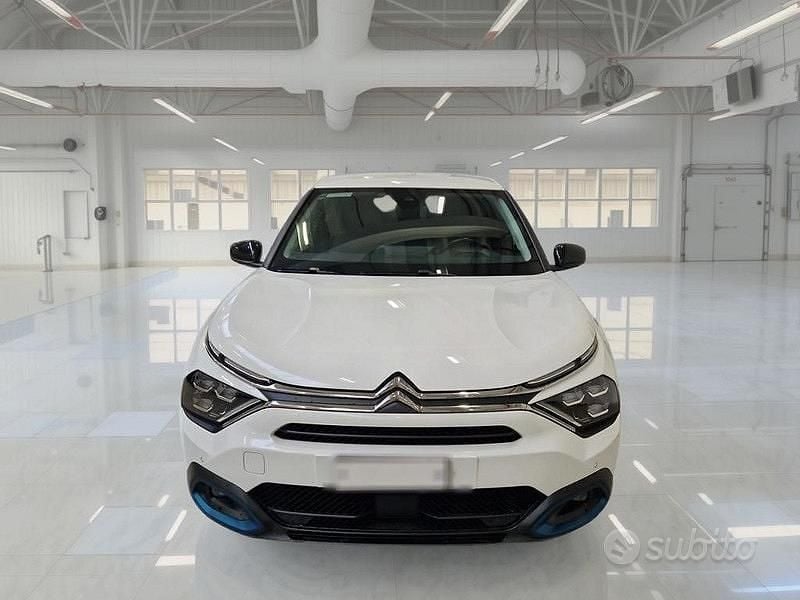 Usata Citroën e-C4 Shine 100 kW (136 CV) 2021 Bianco SUV
