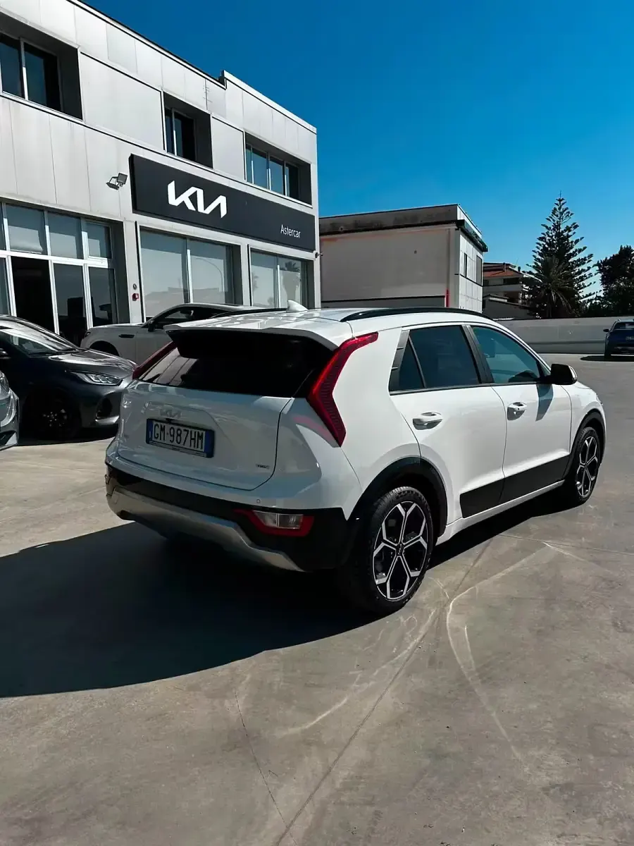 Usata Kia Niro Style 104 CV (76 kW) 2023 Bianco SUV