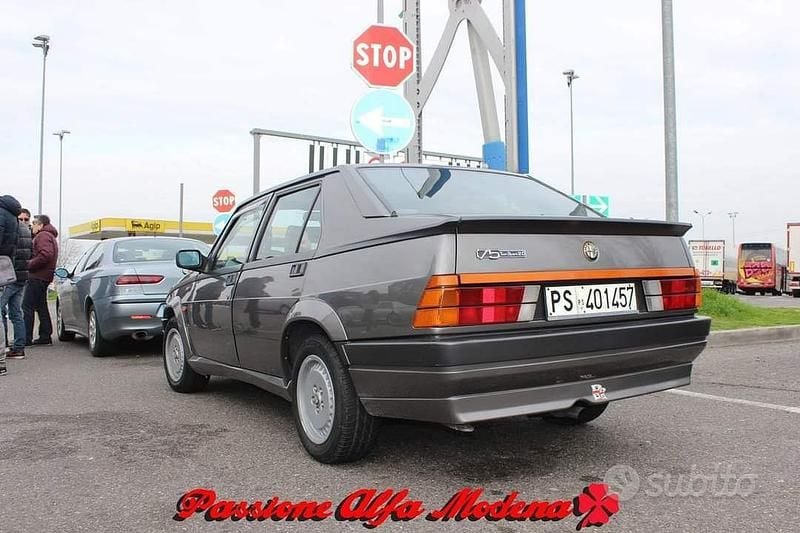 Usata 1988 Alfa Romeo 75 Tre volumi | 12.000 € - Immagine 1/4